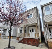 910 20th St in Union City, NJ - Building Photo