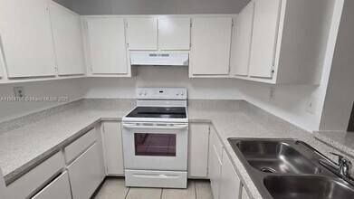 10717 Cleary Blvd in Plantation, FL - Building Photo - Building Photo