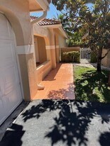 1311 Seagrape Cir in Weston, FL - Building Photo