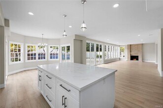 1 Weymouth Ct in Newport Beach, CA - Building Photo - Building Photo