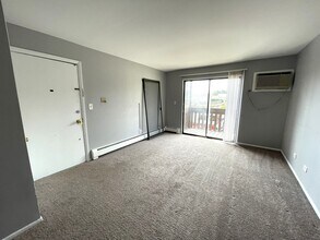 535 Brookside Dr in Westmont, IL - Building Photo - Building Photo