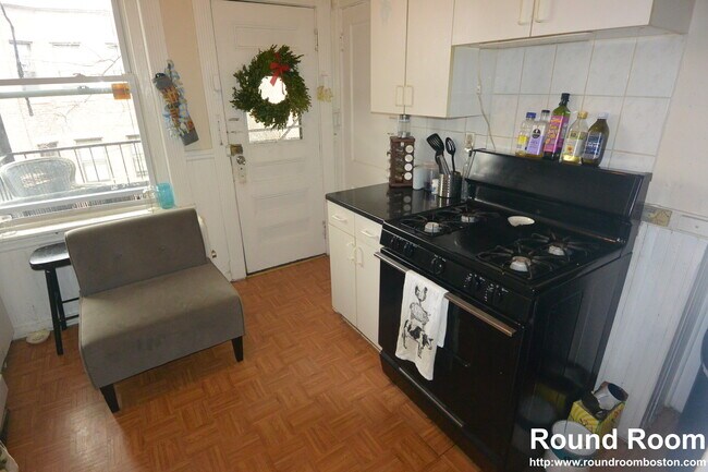158 Kelton St, Unit 5 in Boston, MA - Building Photo - Building Photo