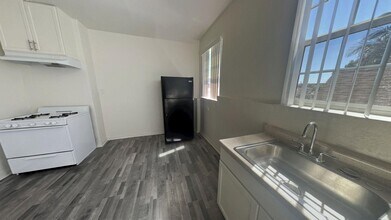 405 Soto. in Los Angeles, CA - Foto de edificio - Interior Photo