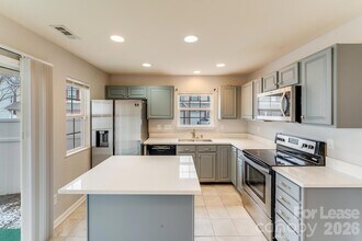 3410 Broadwick St in Charlotte, NC - Foto de edificio - Building Photo