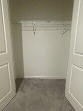 960 Rift Vly Dr in Zebulon, NC - Building Photo - Building Photo