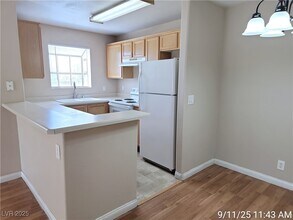2984 Juniper Hills Blvd in Las Vegas, NV - Building Photo - Building Photo