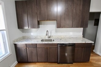 109 Pleasant St, Unit 1 in Boston, MA - Building Photo - Building Photo