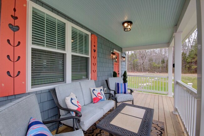 6262 Ware Neck Rd in Gloucester, VA - Building Photo - Building Photo