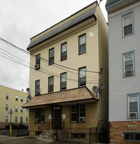 11 Kingsland Ave Apartments