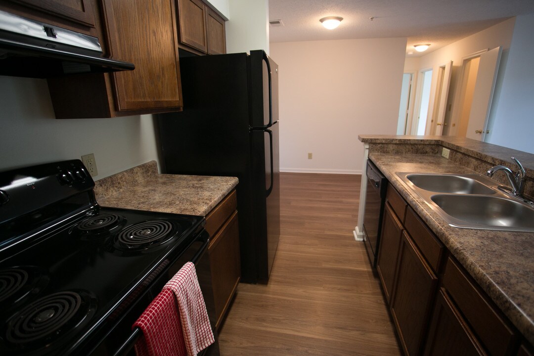 Rolling Meadows Apartments - Tax Credit in Williamsburg, VA - Foto de edificio