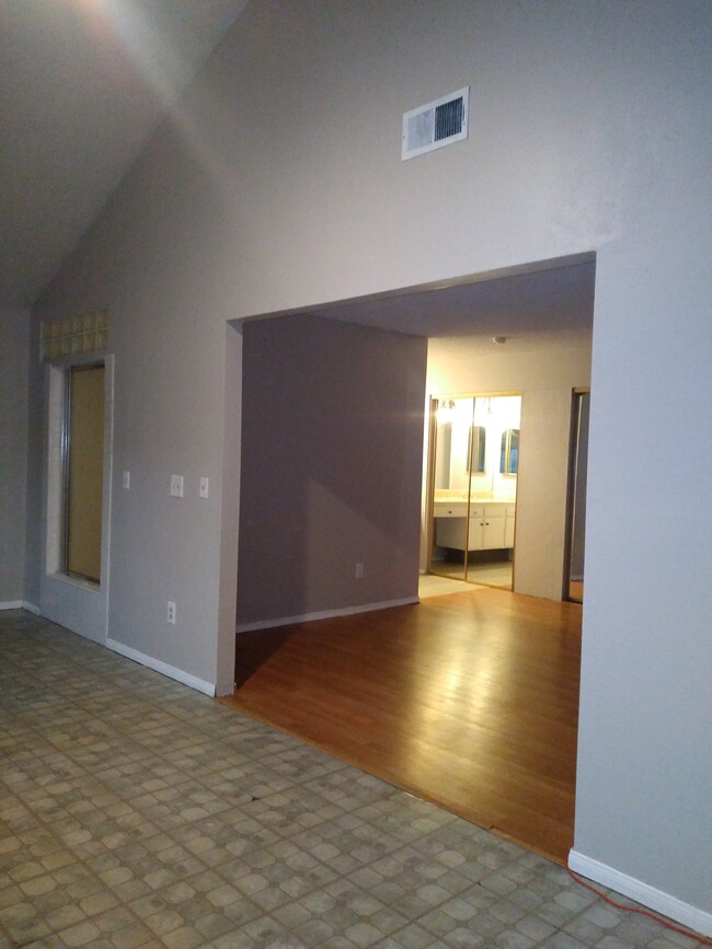 12864 Raintree Ct, Unit Spacious Chino Studio in Chino, CA - Building Photo - Building Photo