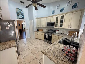 549 Warwick Ln in Venice, FL - Building Photo - Building Photo
