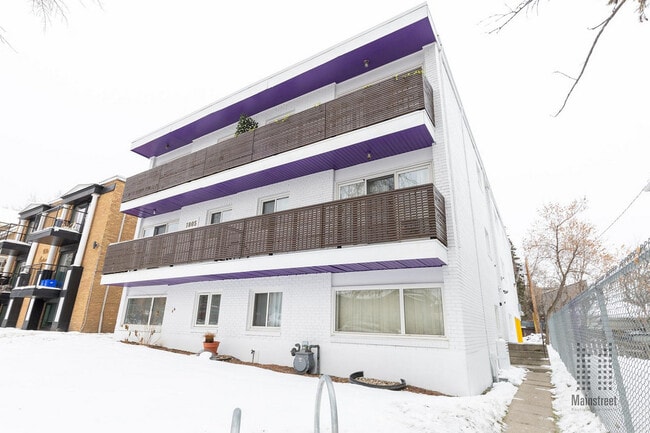 West 17 in Calgary, AB - Building Photo - Building Photo