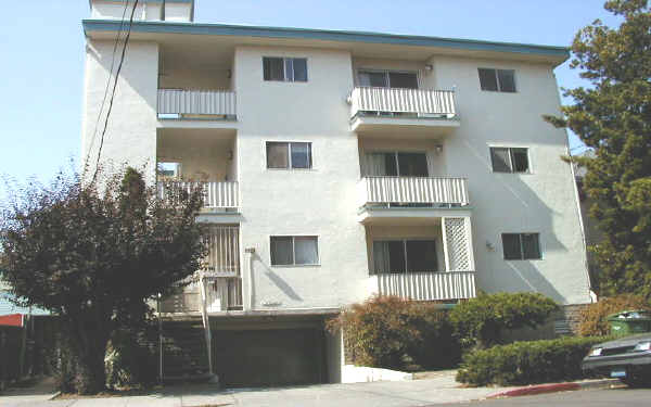 2540 Regent St in Berkeley, CA - Foto de edificio - Building Photo