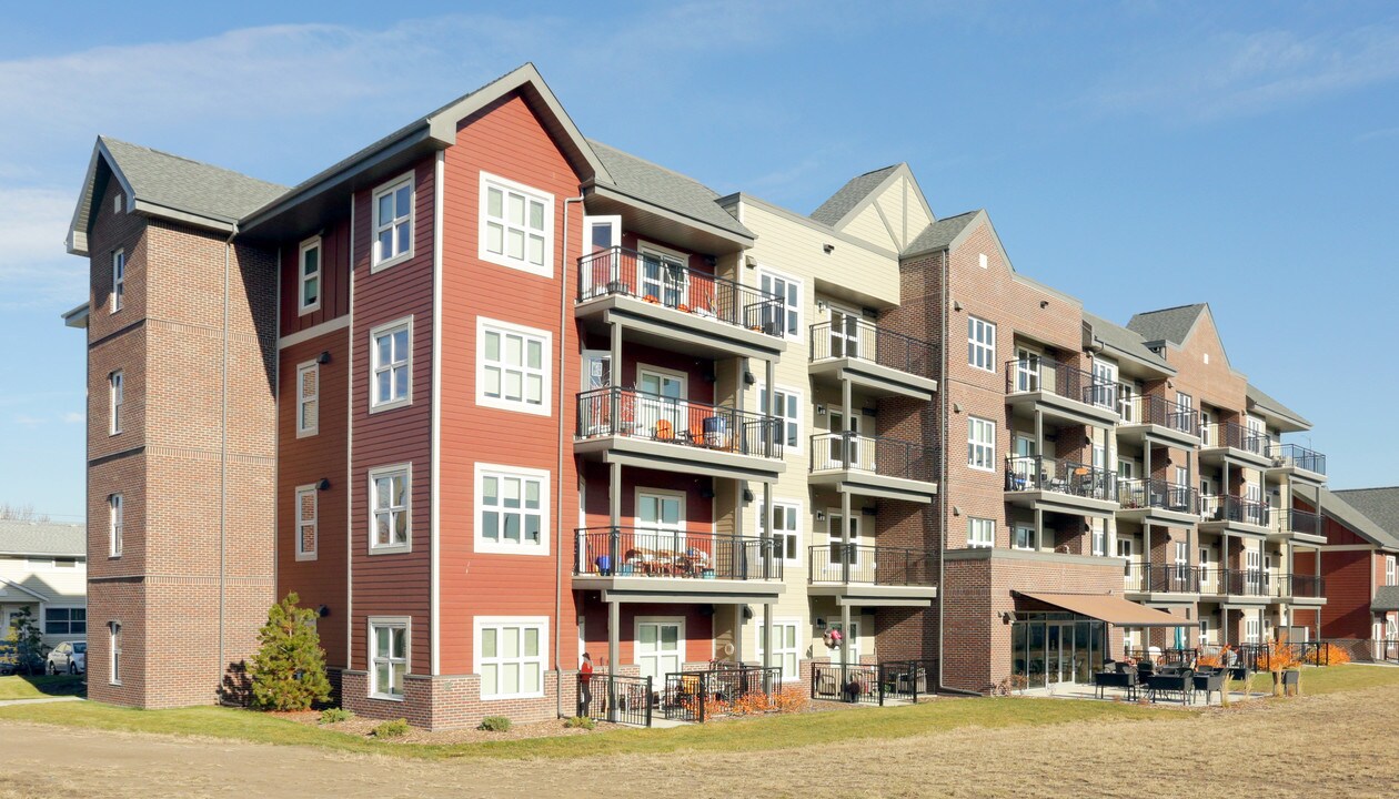 Southwoods Court North in Edmonton, AB - Building Photo