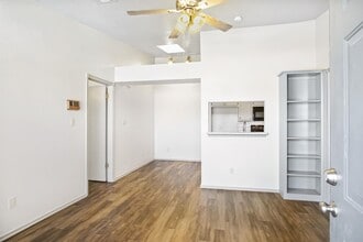 1000 Rambling Oaks Dr in Norman, OK - Building Photo - Building Photo