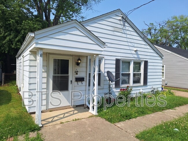 717 E Gift Ave in Peoria, IL - Foto de edificio - Building Photo