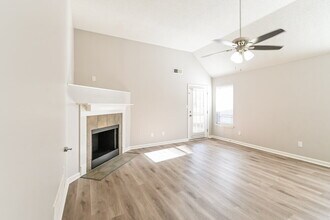 5856 Kayla Dr in Southaven, MS - Foto de edificio - Building Photo