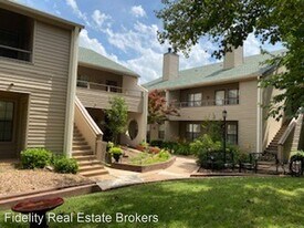 11130 N Stratford Dr