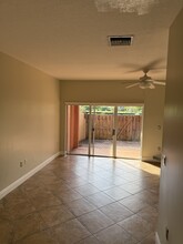 1106 NW 100th Ave in Pembroke Pines, FL - Building Photo - Building Photo