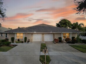 233 W Coral Trace Cir in Delray Beach, FL - Building Photo - Building Photo