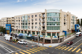 Grand Plaza Senior in Los Angeles, CA - Foto de edificio - Building Photo