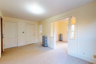 34 Crescent in Waltham, MA - Building Photo - Building Photo