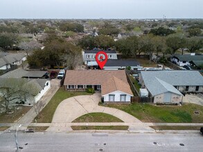 6314 Senators Dr in Corpus Christi, TX - Building Photo - Building Photo
