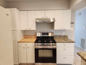 3000 Ray Wood Dr in Austin, TX - Building Photo - Building Photo