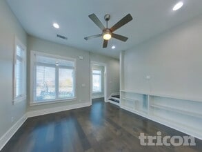 6813 Charlotte Pike in Nashville, TN - Foto de edificio - Building Photo