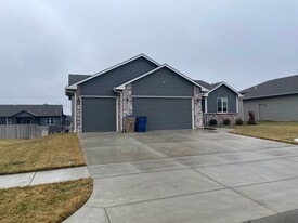 3419 Laughlin St in Derby, KS - Building Photo