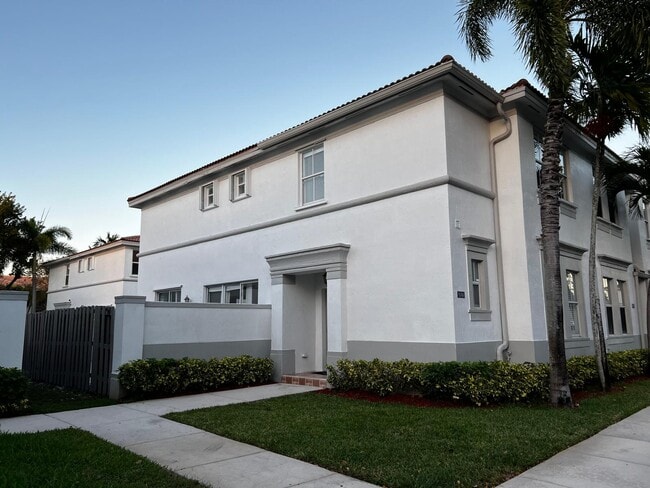 property at 15761 SW 42nd St