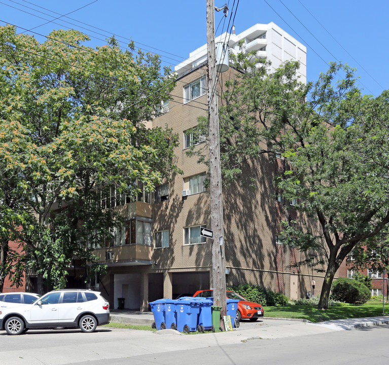 Duke Park Apartments in Hamilton, ON - Building Photo