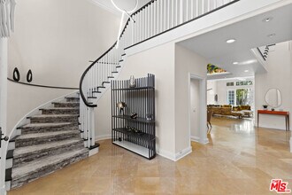 2305 Canyonback Rd in Los Angeles, CA - Building Photo - Building Photo