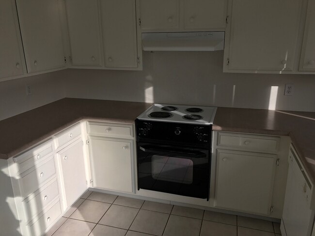 1908 S Pride St in Visalia, CA - Building Photo - Building Photo