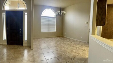 19 Violet Ave in McAllen, TX - Building Photo - Building Photo