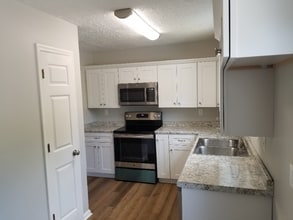 1445 Toshiba Dr in Lebanon, TN - Building Photo - Building Photo