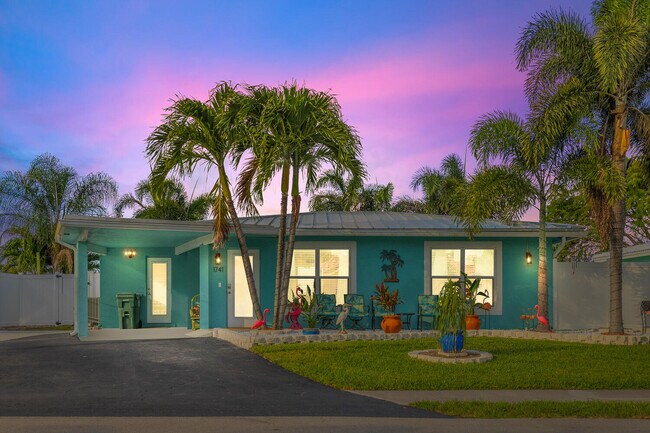 1741 NW 39th St in Oakland Park, FL - Building Photo - Building Photo
