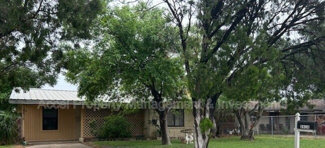 2616 Quince Ave
