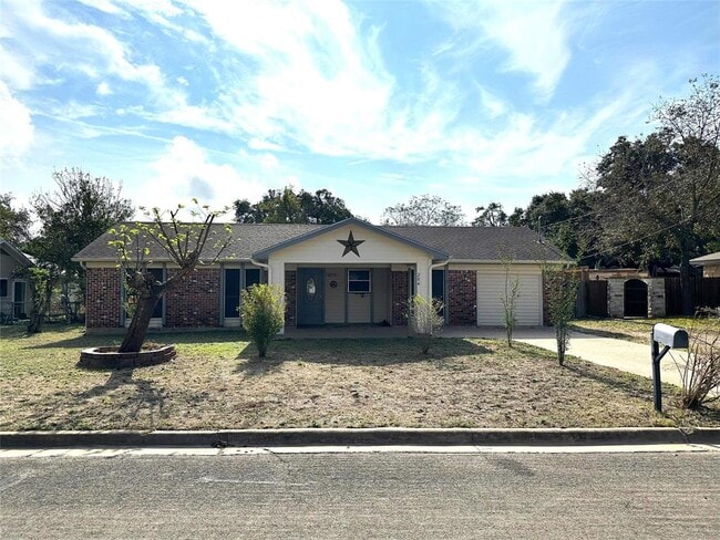 property at 204 Thompson St