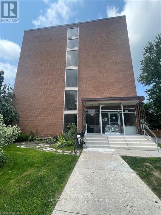 227-227 Cathcart St in London, ON - Building Photo