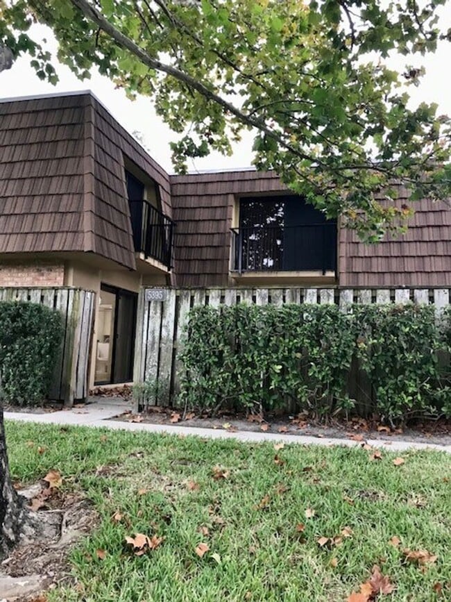 property at 5395 Elm Ct