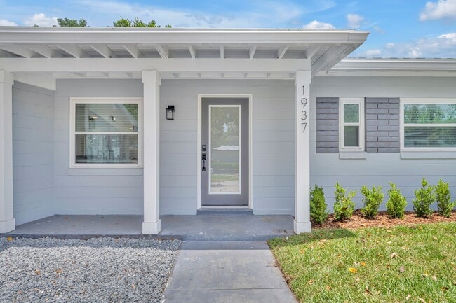 1937 Strathaven Rd