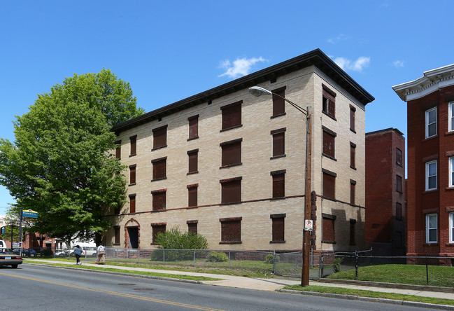 224-226 Washington St in Hartford, CT - Foto de edificio - Building Photo