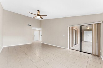 1593 Cabot Ln in Wellington, FL - Building Photo - Building Photo