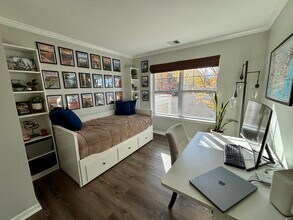 34 School House Dr in West Hartford, CT - Building Photo - Building Photo