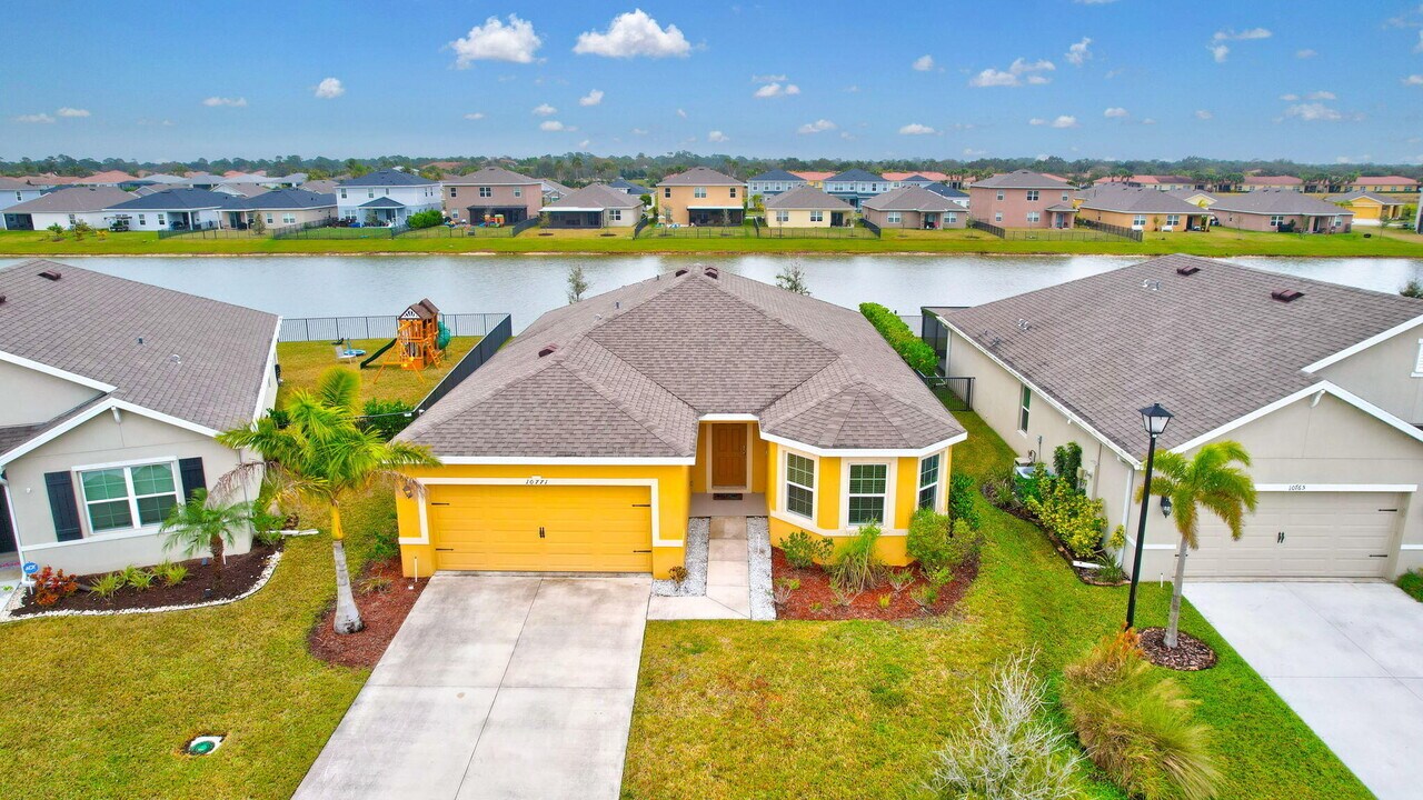 10771 SW Cremona Way in Port St. Lucie, FL - Building Photo