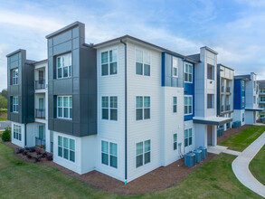 Clear Creek Apartments in Lavonia, GA - Building Photo - Building Photo