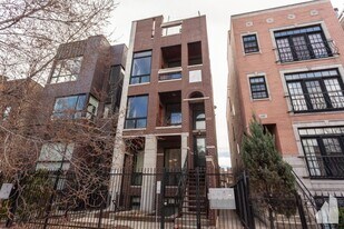 1133 W Addison St, Unit 2 in Chicago, IL - Building Photo