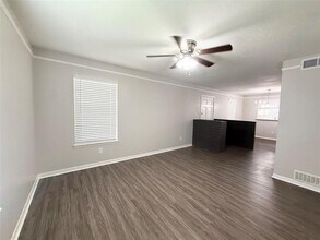 500 Willow Dr in Lake Jackson, TX - Building Photo - Building Photo